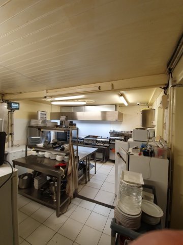 Remise en état et nettoyage d'un restaurant à Montrond-Les-Bains